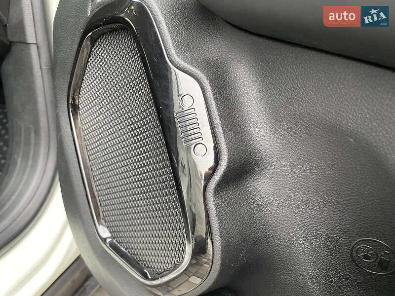 Внедорожник / Кроссовер Jeep Renegade 2017 в Лубнах