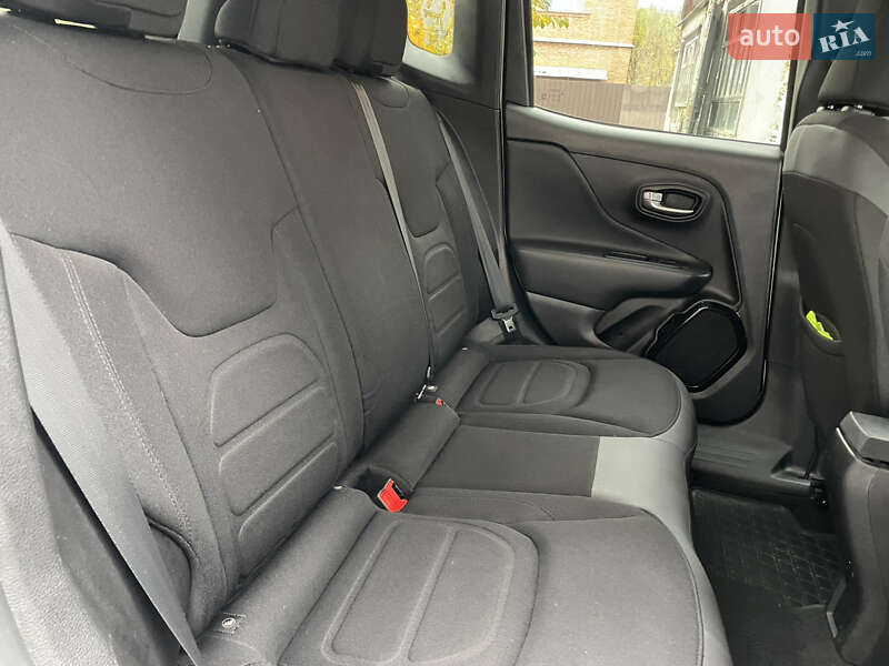 Внедорожник / Кроссовер Jeep Renegade 2017 в Лубнах