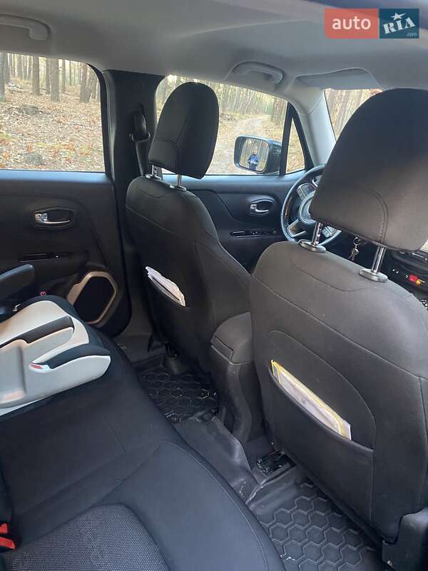 Позашляховик / Кросовер Jeep Renegade 2016 в Києві