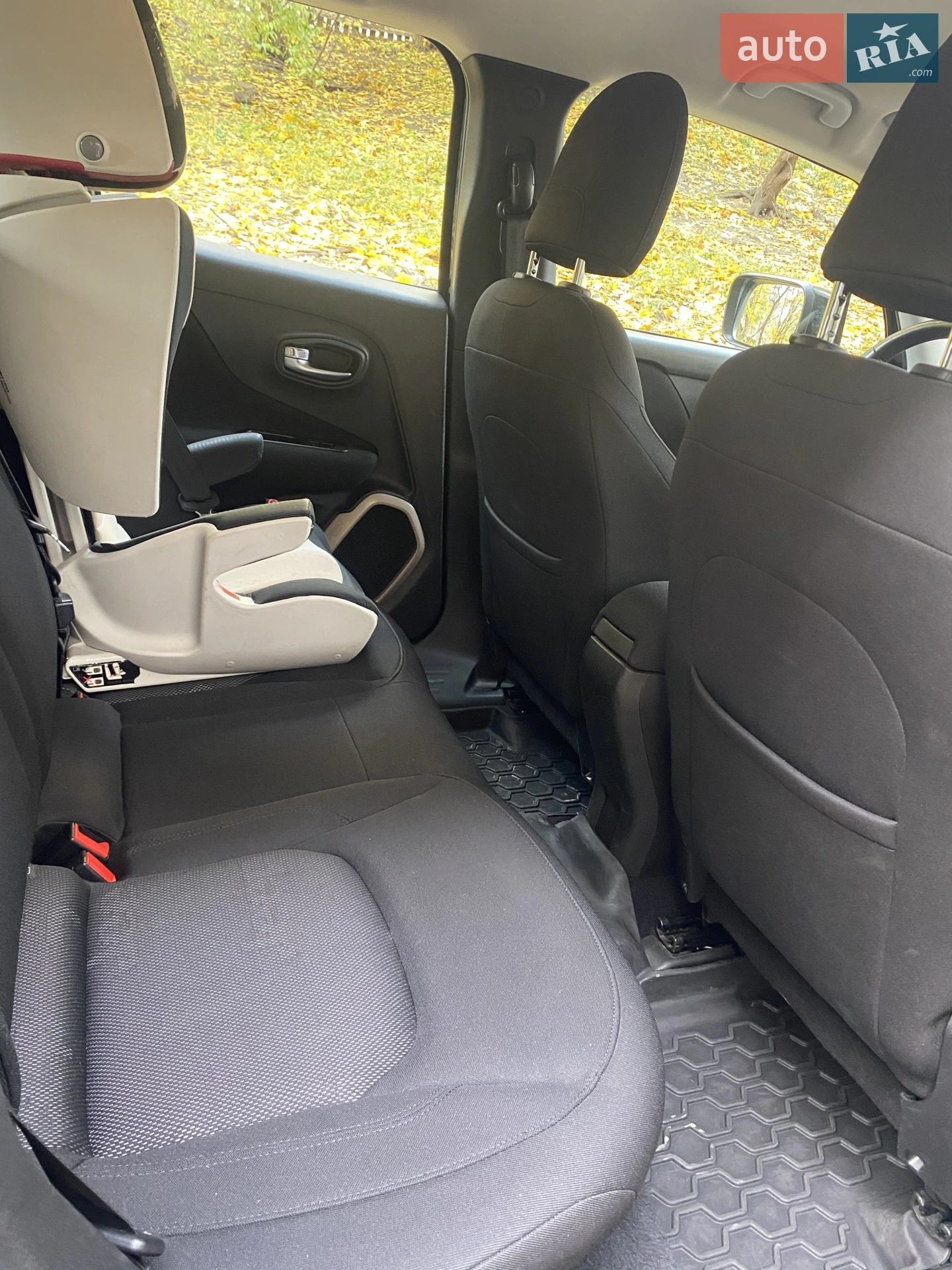 2016 Jeep Renegade - мініатюра 16
