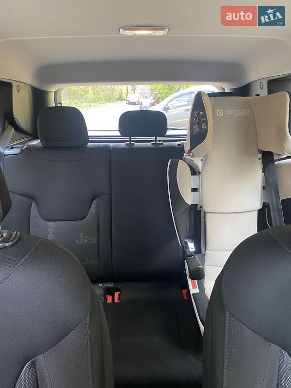 Позашляховик / Кросовер Jeep Renegade 2016 в Києві