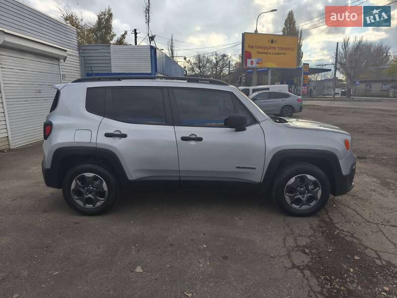 Позашляховик / Кросовер Jeep Renegade 2016 в Одесі