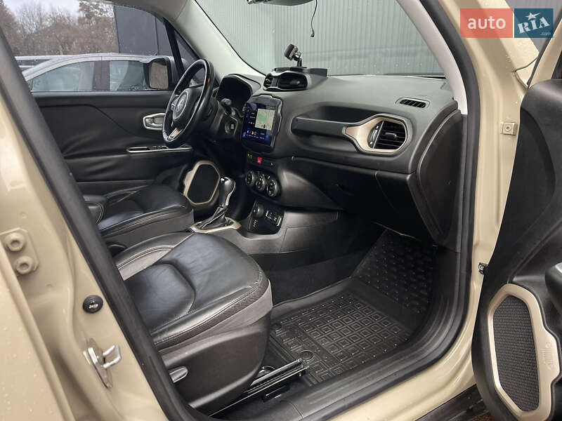 Внедорожник / Кроссовер Jeep Renegade 2015 в Киеве