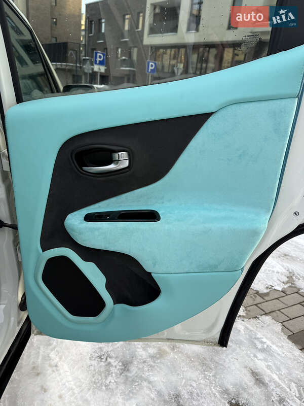 Позашляховик / Кросовер Jeep Renegade 2015 в Львові