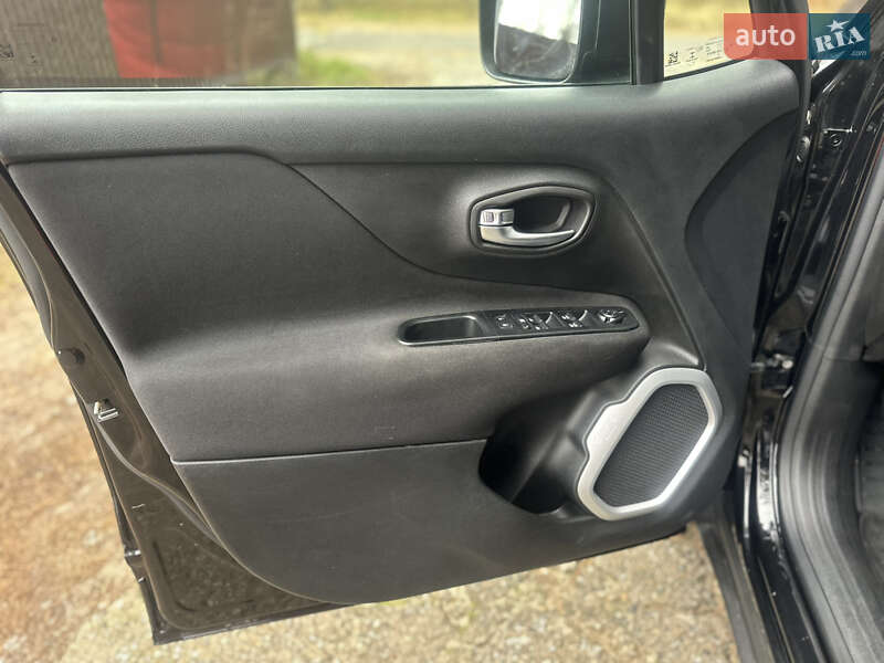 Внедорожник / Кроссовер Jeep Renegade 2017 в Киеве