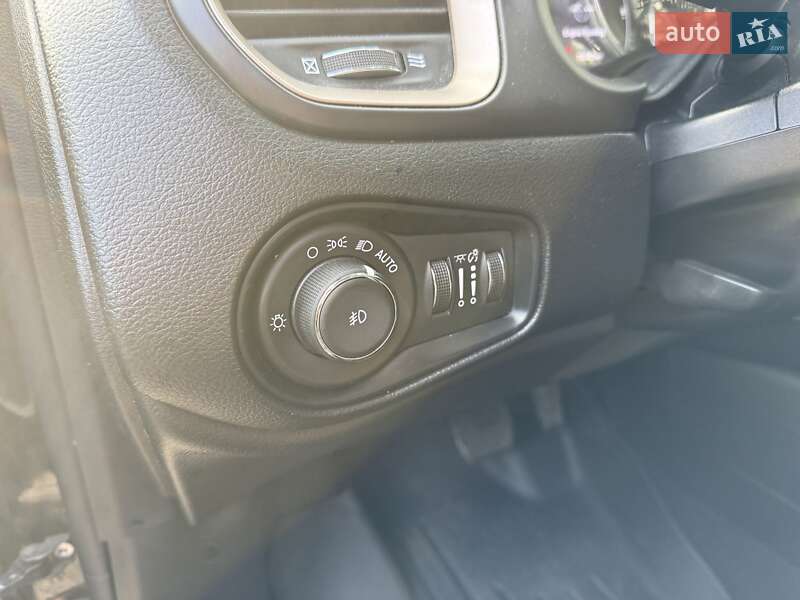 Позашляховик / Кросовер Jeep Renegade 2016 в Києві