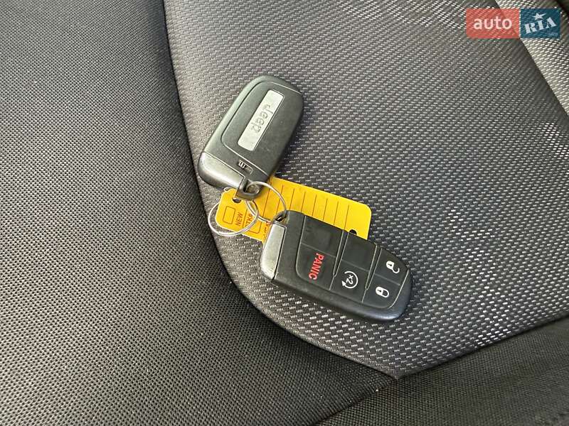 Позашляховик / Кросовер Jeep Renegade 2016 в Києві