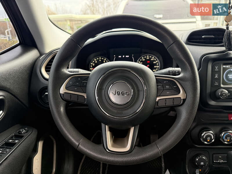 Позашляховик / Кросовер Jeep Renegade 2017 в Житомирі