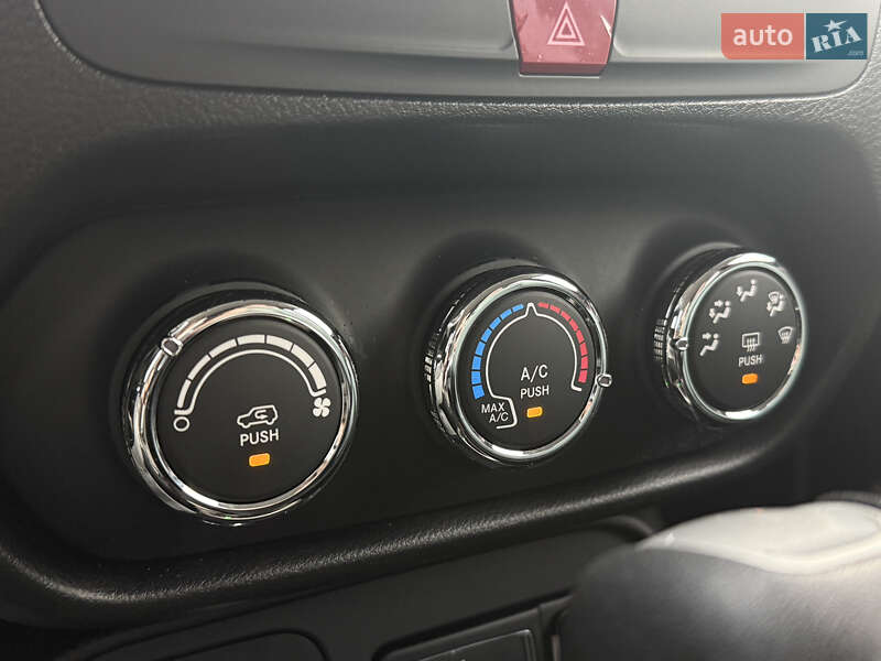 Позашляховик / Кросовер Jeep Renegade 2017 в Житомирі