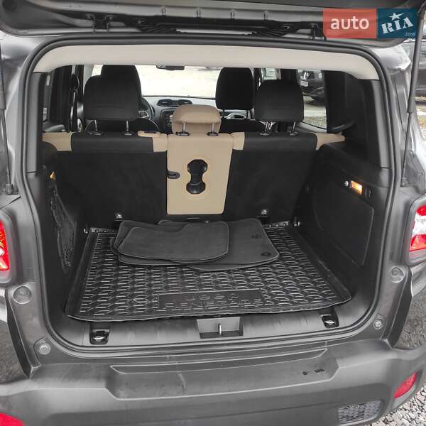 Внедорожник / Кроссовер Jeep Renegade 2016 в Львове