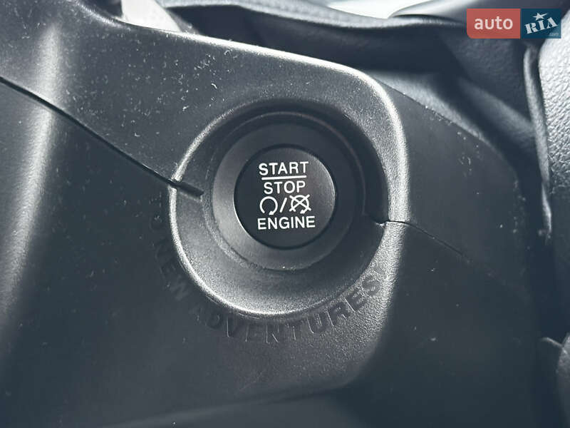 Внедорожник / Кроссовер Jeep Renegade 2016 в Киеве