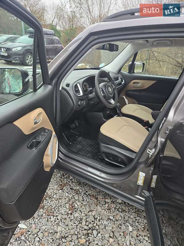 Позашляховик / Кросовер Jeep Renegade 2016 в Львові