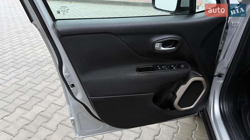 Внедорожник / Кроссовер Jeep Renegade 2015 в Тернополе фото 18 Внедорожник / Кроссовер Jeep Renegade 2015 в Тернополе