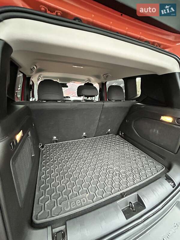 Внедорожник / Кроссовер Jeep Renegade 2015 в Сумах