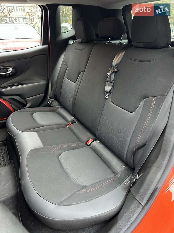 Внедорожник / Кроссовер Jeep Renegade 2015 в Сумах