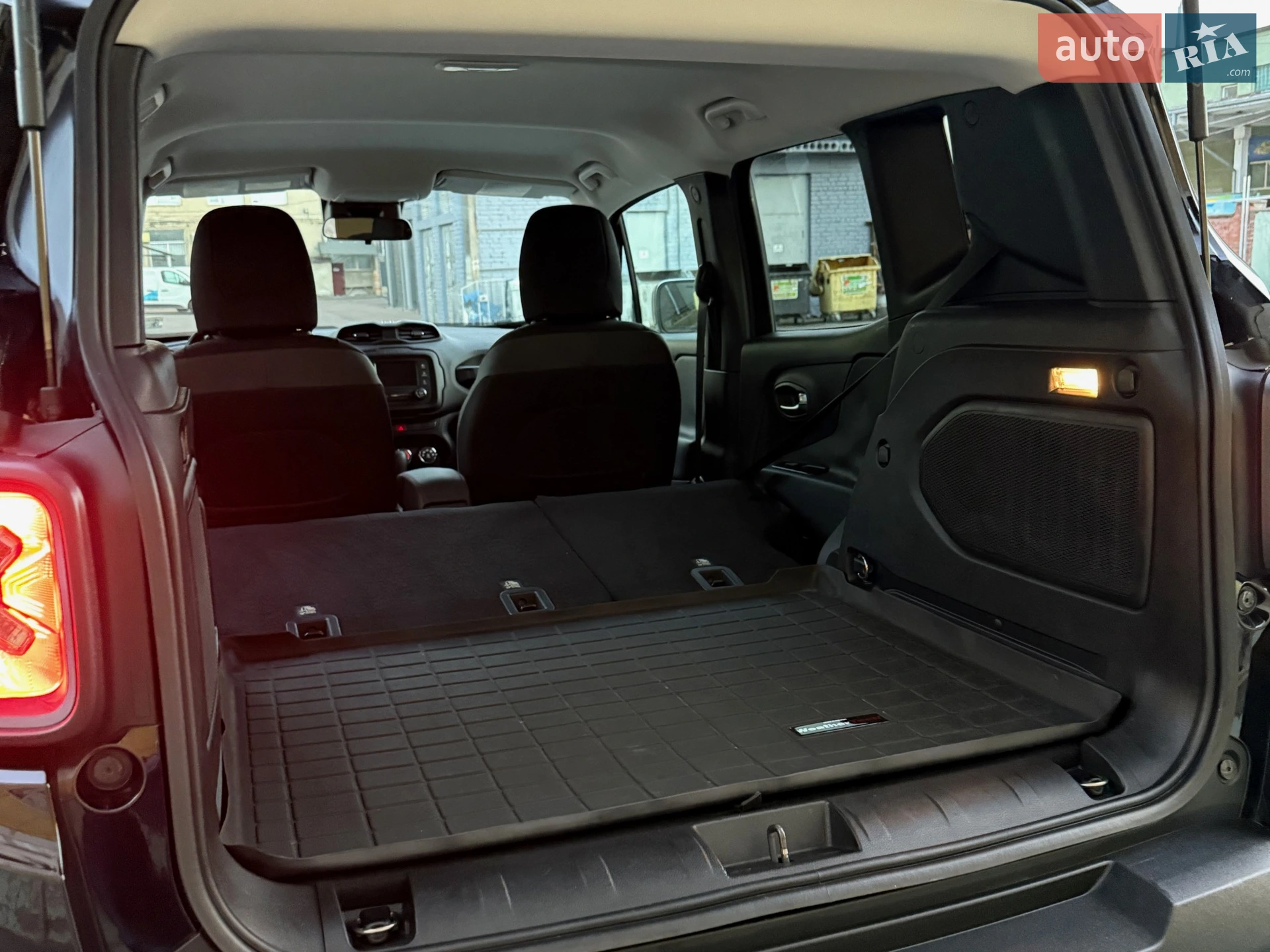 2015 Jeep Renegade - мініатюра 36