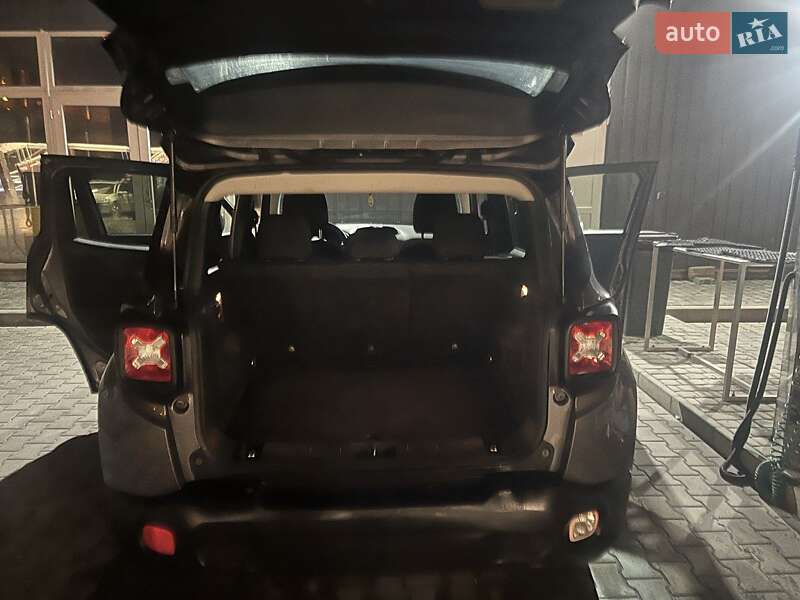 Внедорожник / Кроссовер Jeep Renegade 2015 в Полтаве фото 4 Внедорожник / Кроссовер Jeep Renegade 2015 в Полтаве