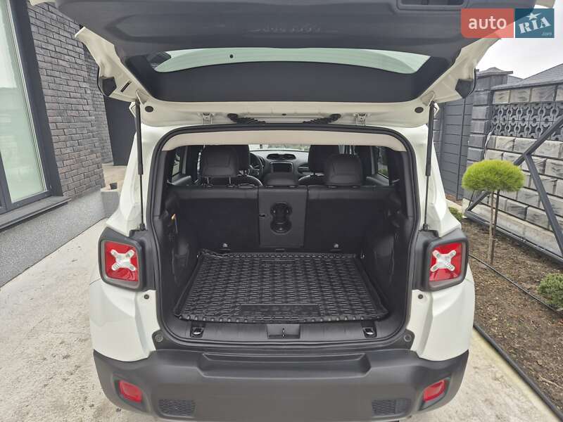 Внедорожник / Кроссовер Jeep Renegade 2019 в Ровно