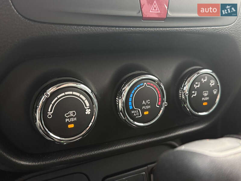 Позашляховик / Кросовер Jeep Renegade 2017 в Житомирі