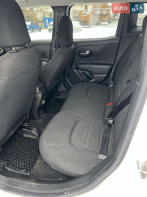 Внедорожник / Кроссовер Jeep Renegade 2022 в Ромнах