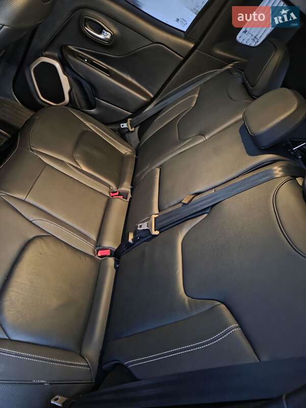 Внедорожник / Кроссовер Jeep Renegade 2015 в Львове