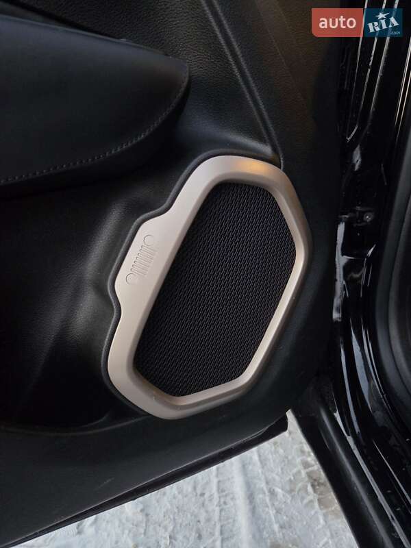 Внедорожник / Кроссовер Jeep Renegade 2015 в Львове