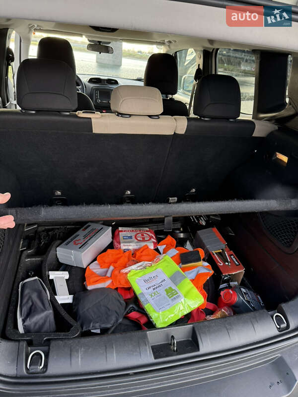 Позашляховик / Кросовер Jeep Renegade 2017 в Харкові