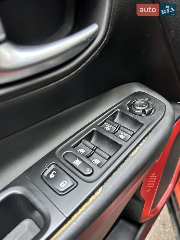 Позашляховик / Кросовер Jeep Renegade 2015 в Сумах