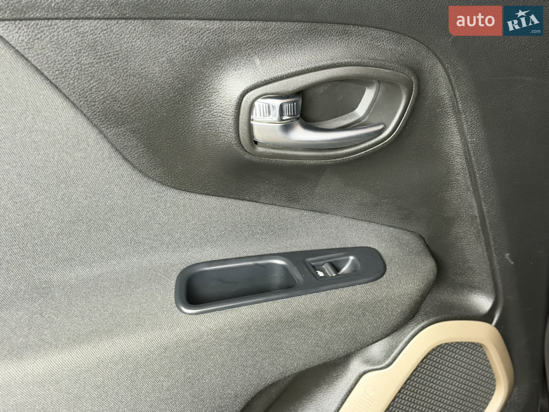 2016 Jeep Renegade - мініатюра 43
