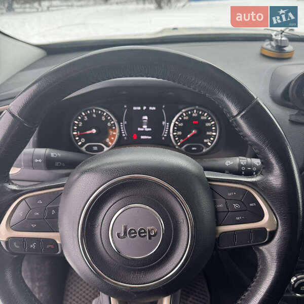 Внедорожник / Кроссовер Jeep Renegade 2017 в Чугуеве