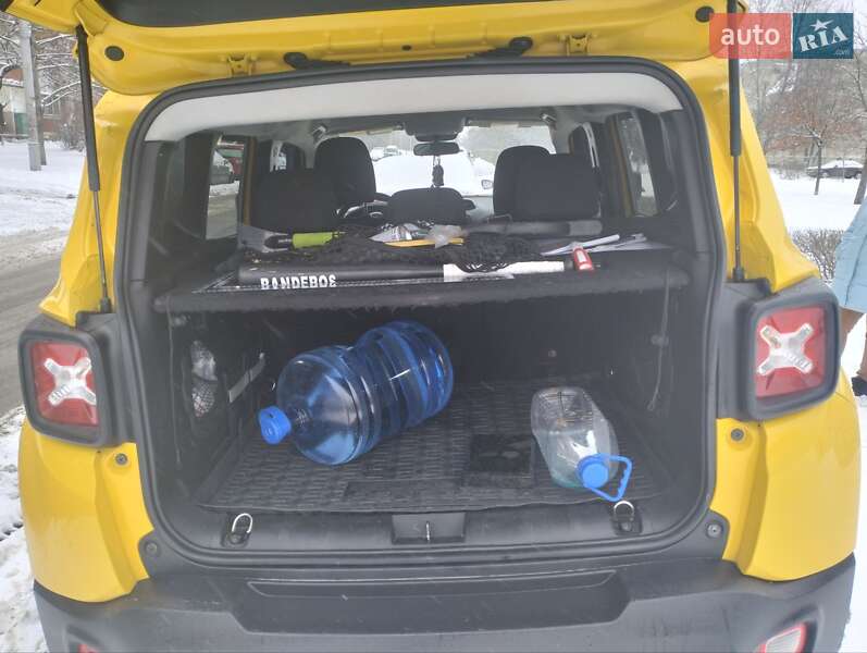 Внедорожник / Кроссовер Jeep Renegade 2016 в Киеве