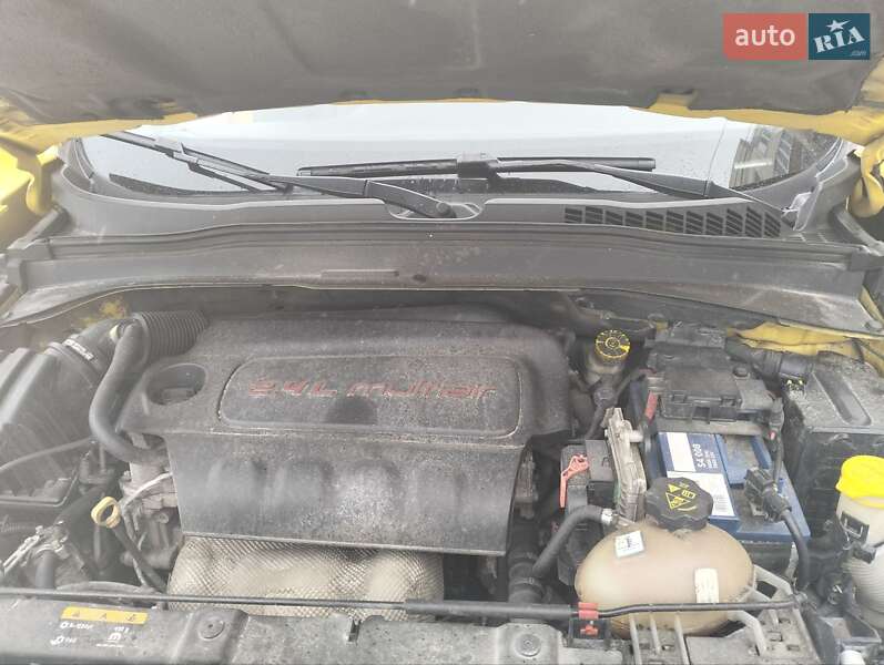 Внедорожник / Кроссовер Jeep Renegade 2016 в Киеве