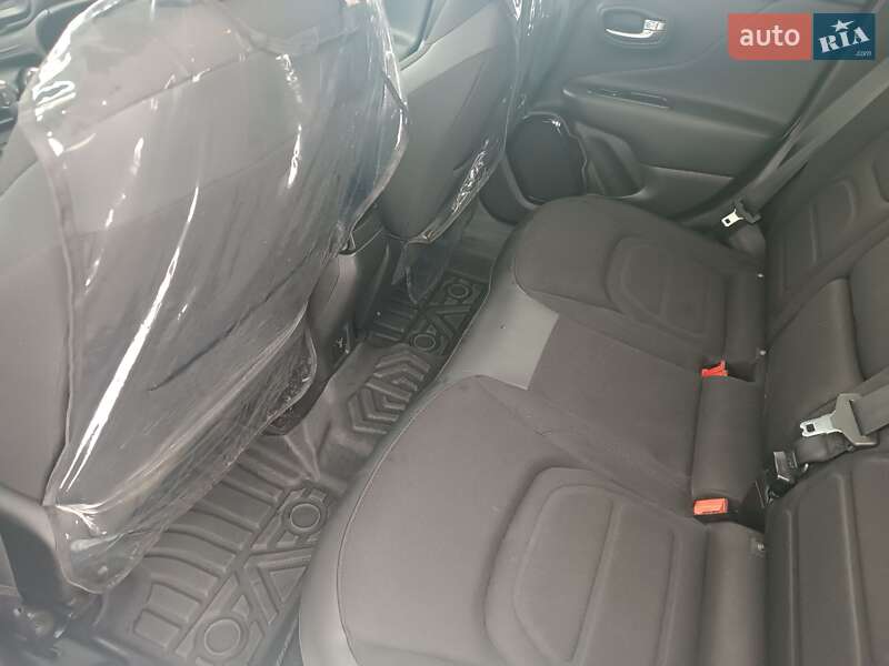 Внедорожник / Кроссовер Jeep Renegade 2017 в Полтаве