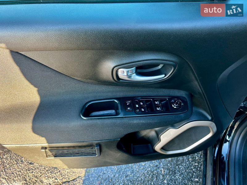 Внедорожник / Кроссовер Jeep Renegade 2016 в Бердичеве