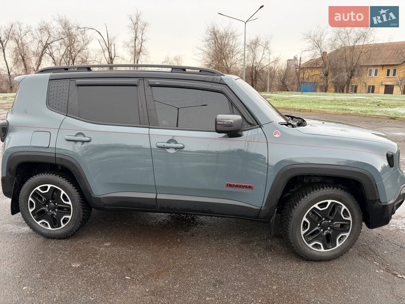 Внедорожник / Кроссовер Jeep Renegade 2016 в Кривом Роге