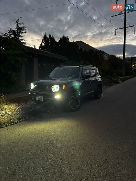 Внедорожник / Кроссовер Jeep Renegade 2016 в Кривом Роге