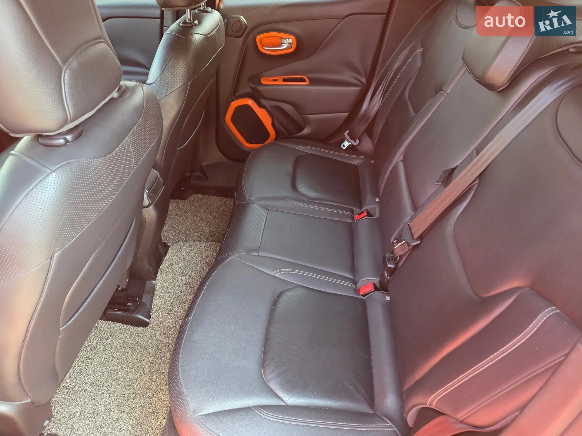 2015 Jeep Renegade - мініатюра 18