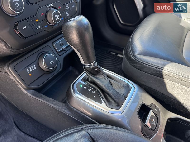 Внедорожник / Кроссовер Jeep Renegade 2017 в Киеве