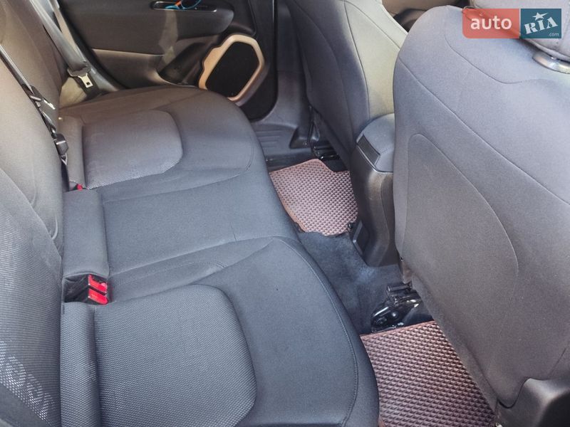 Внедорожник / Кроссовер Jeep Renegade 2016 в Черновцах