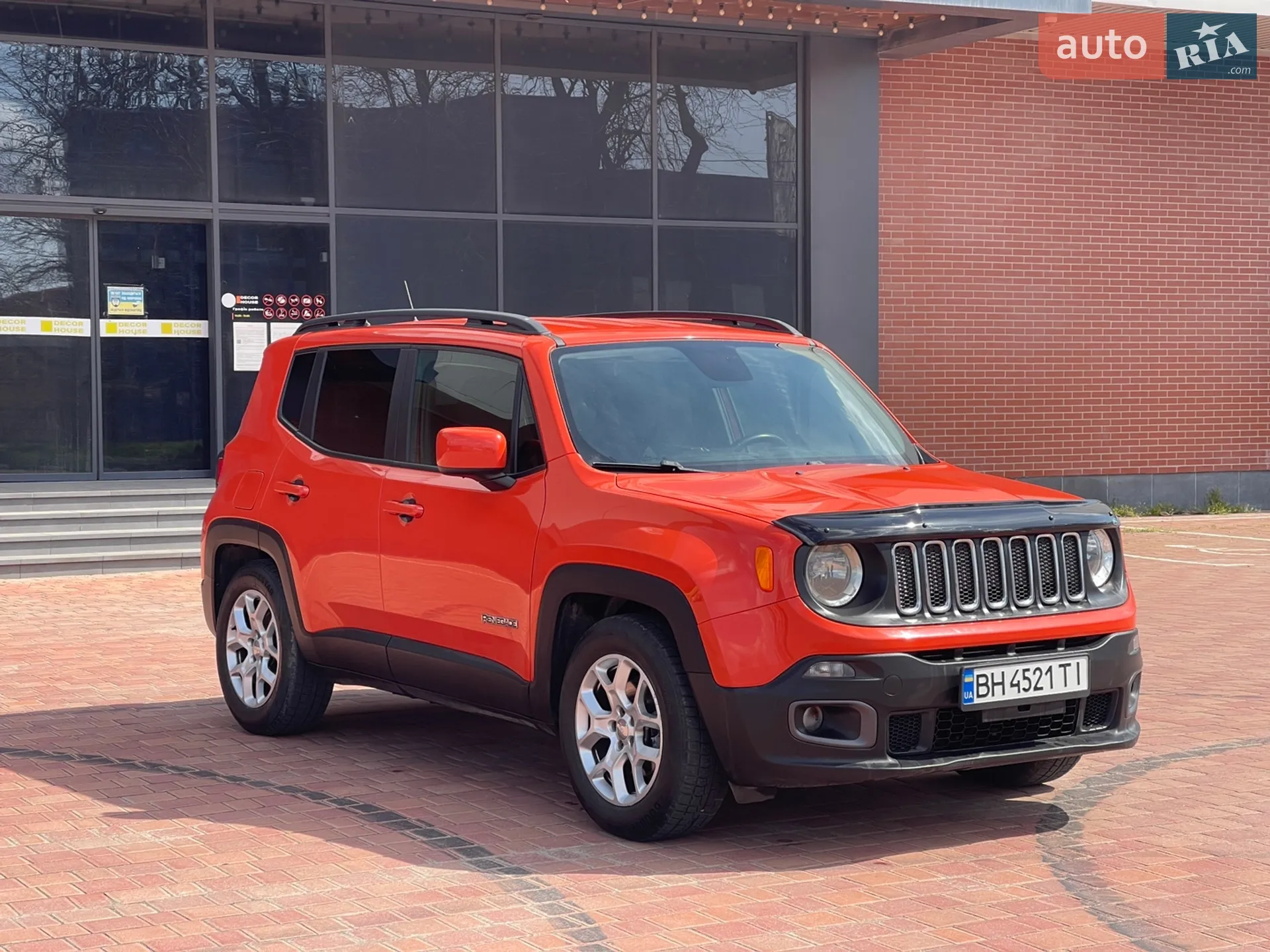 2015 Jeep Renegade - мініатюра 2