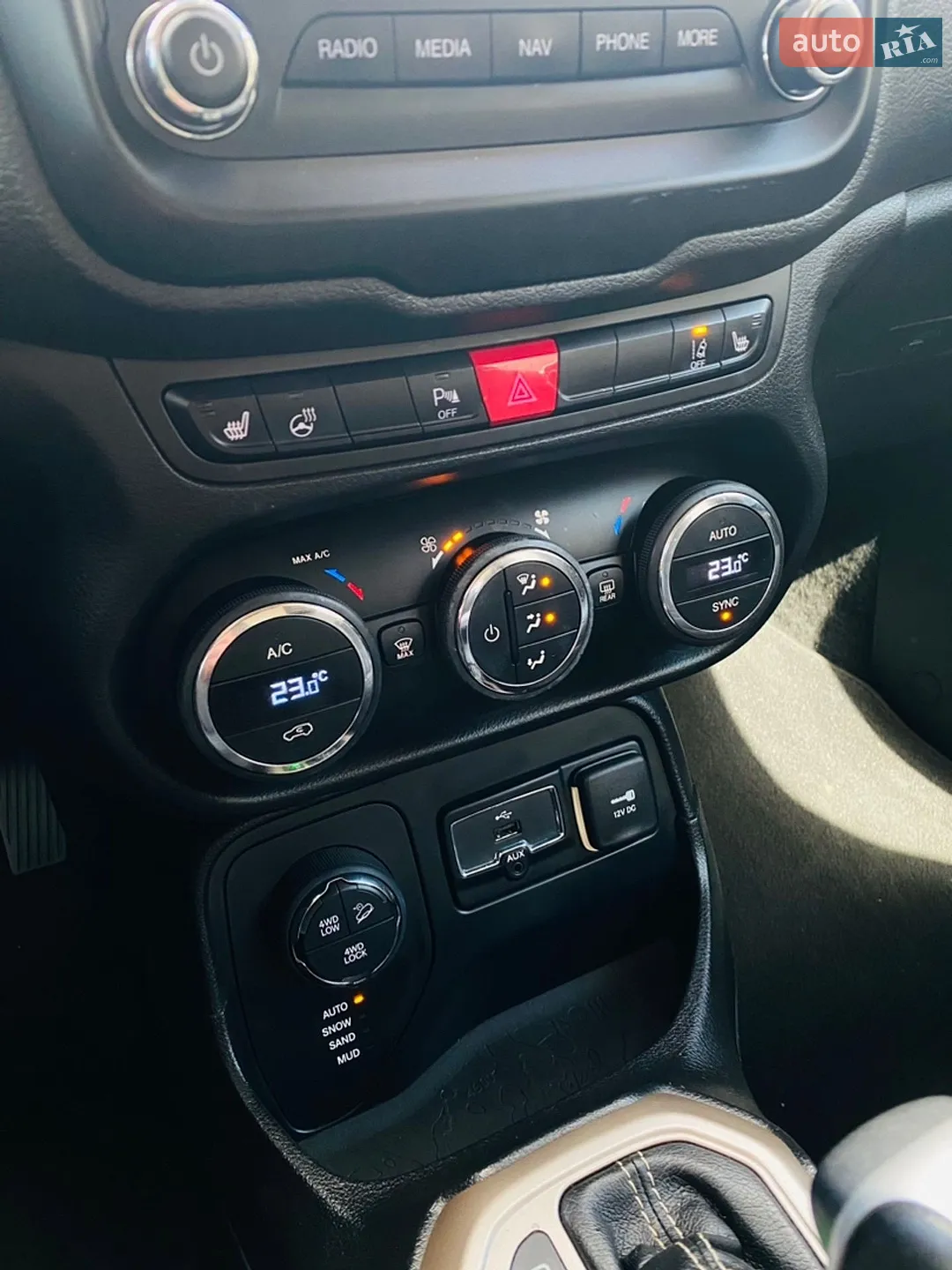 2015 Jeep Renegade - мініатюра 14