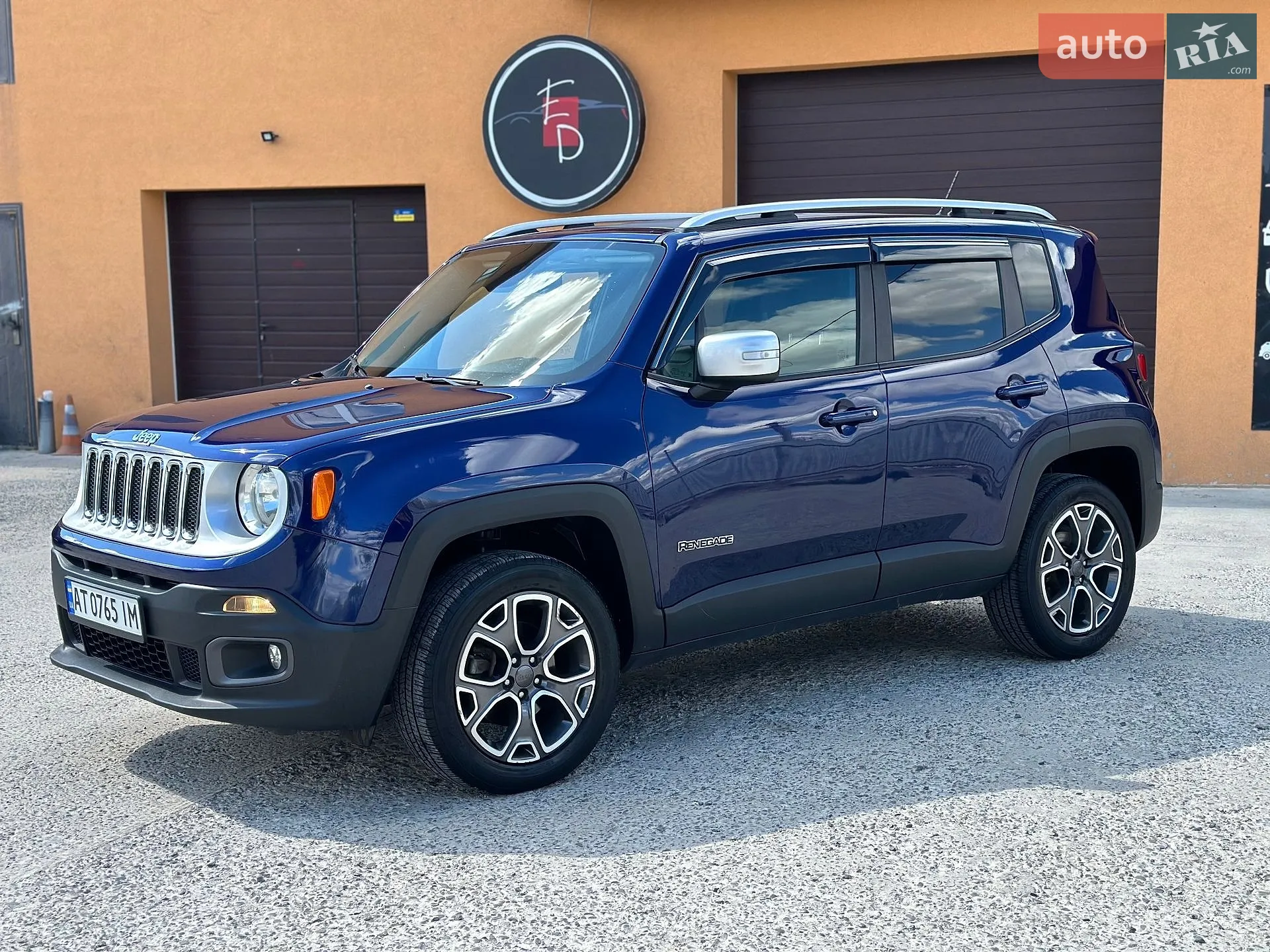 2016 Jeep Renegade - мініатюра 2
