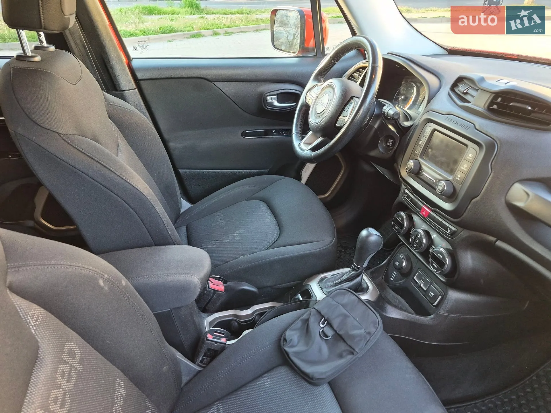 2015 Jeep Renegade - мініатюра 8