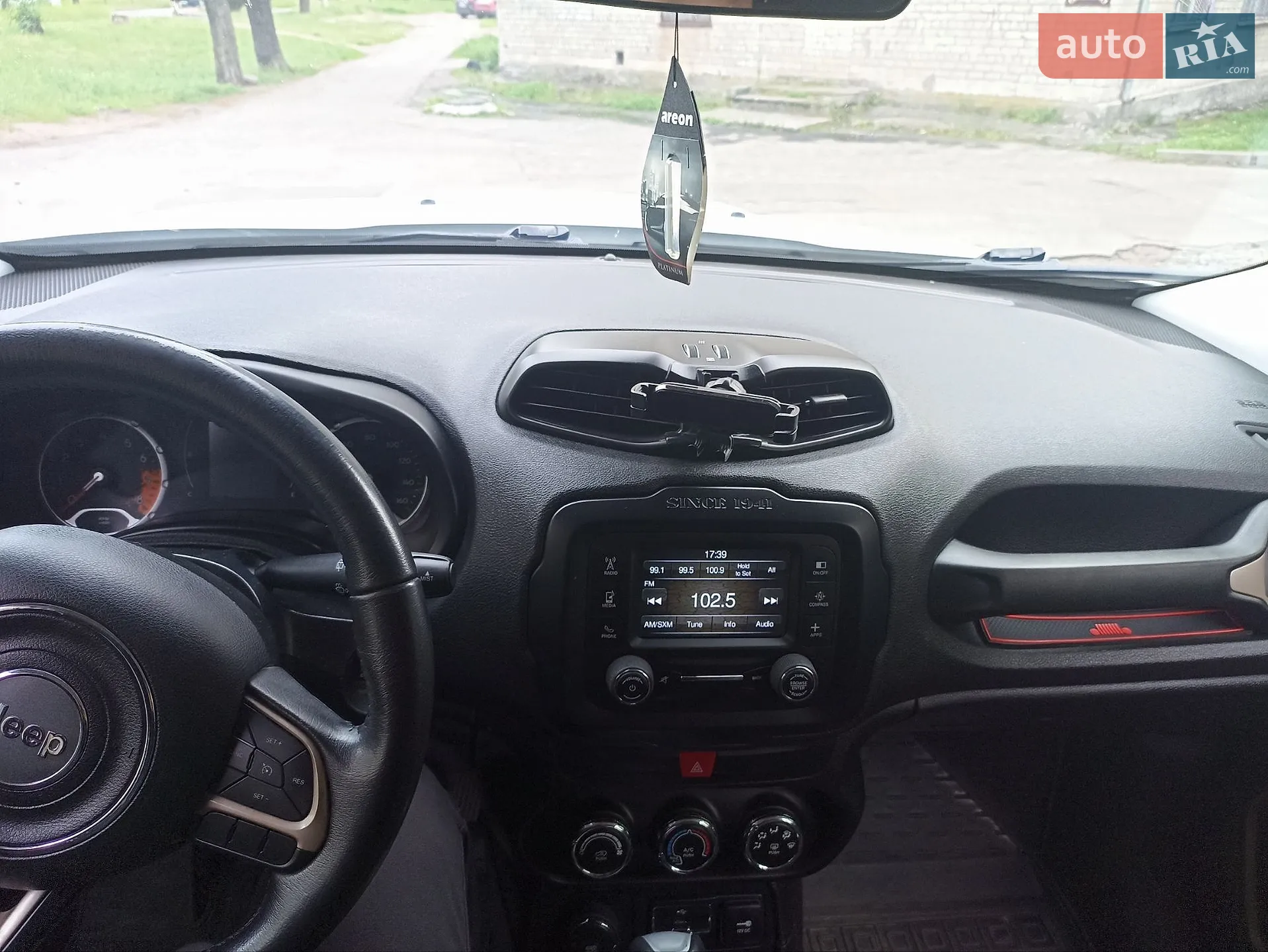2016 Jeep Renegade - мініатюра 2