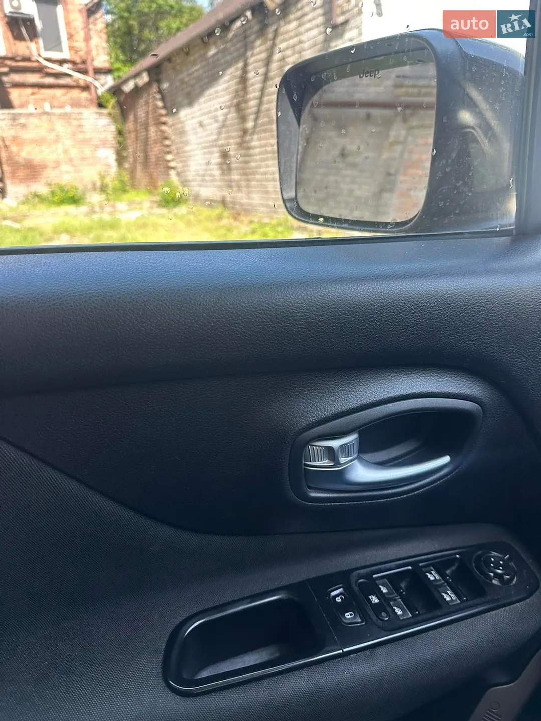 2015 Jeep Renegade - мініатюра 21