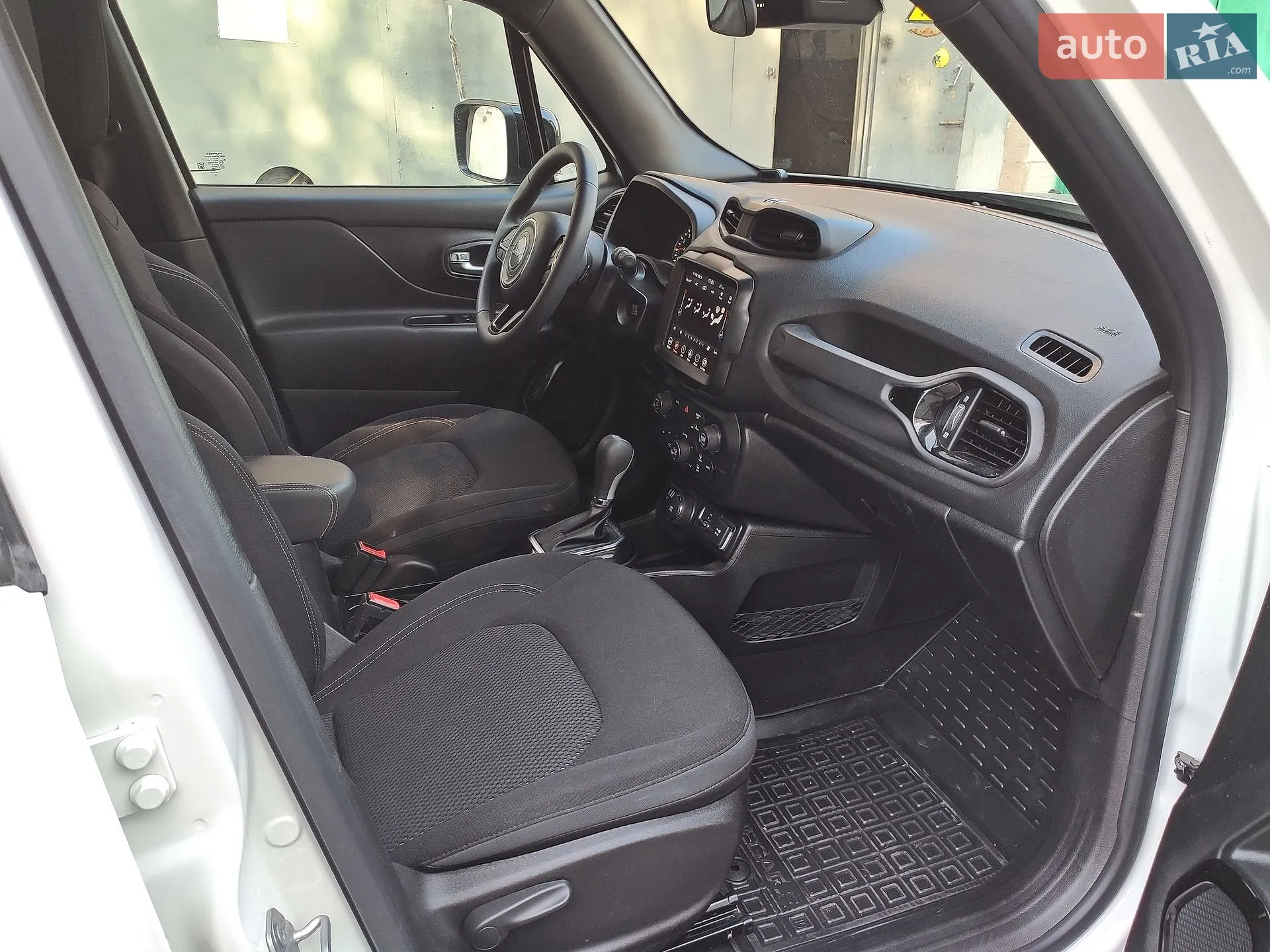 2022 Jeep Renegade - мініатюра 20