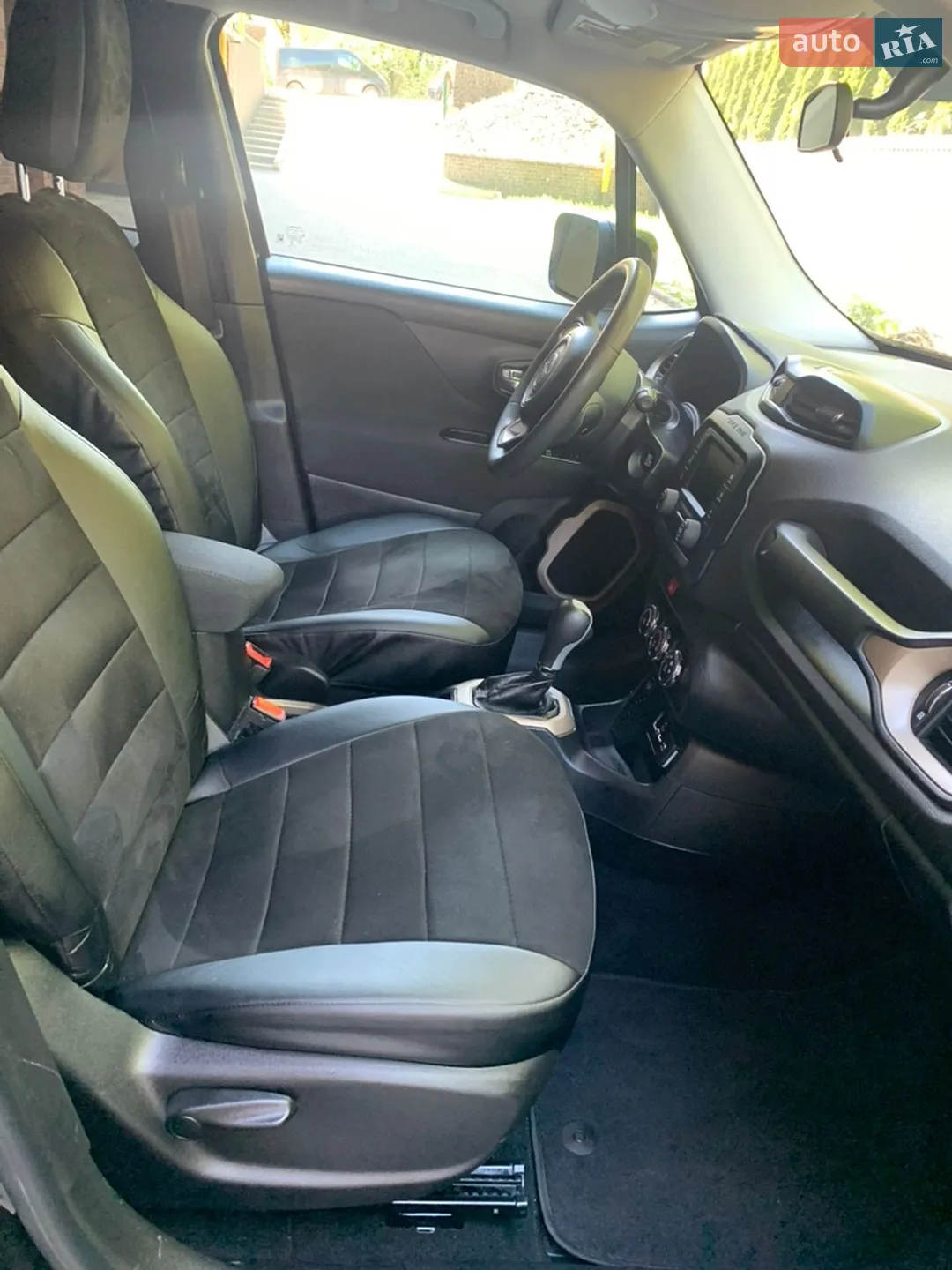 2015 Jeep Renegade - мініатюра 21