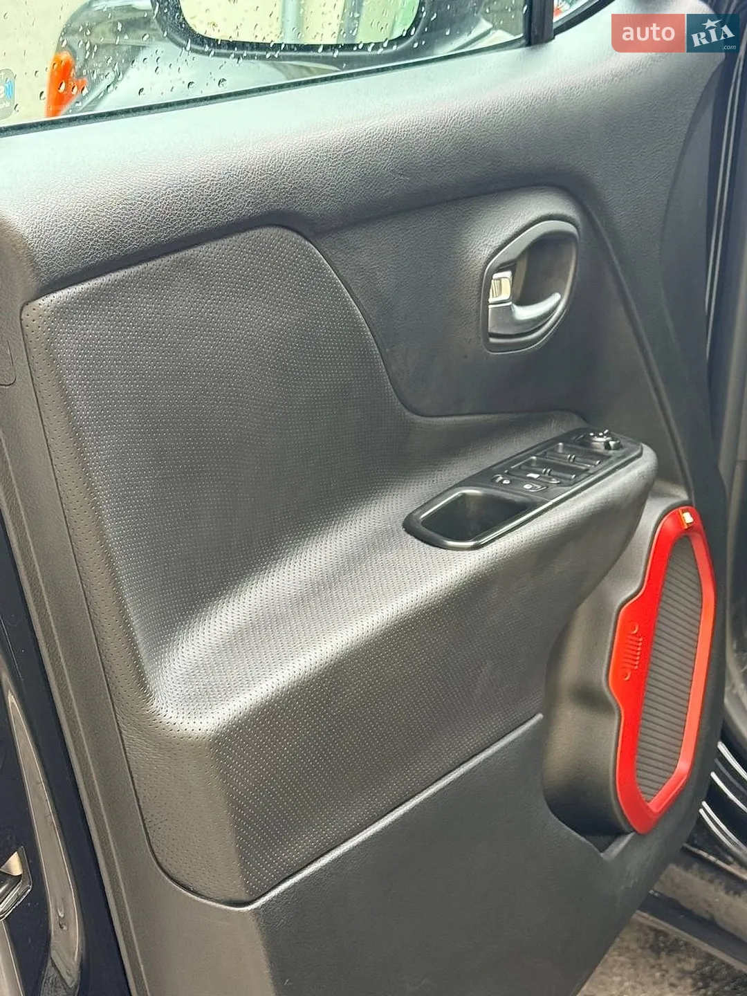 2015 Jeep Renegade - мініатюра 33