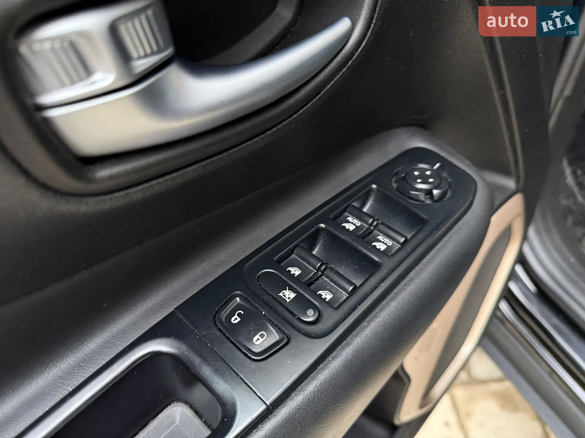 2016 Jeep Renegade - мініатюра 26