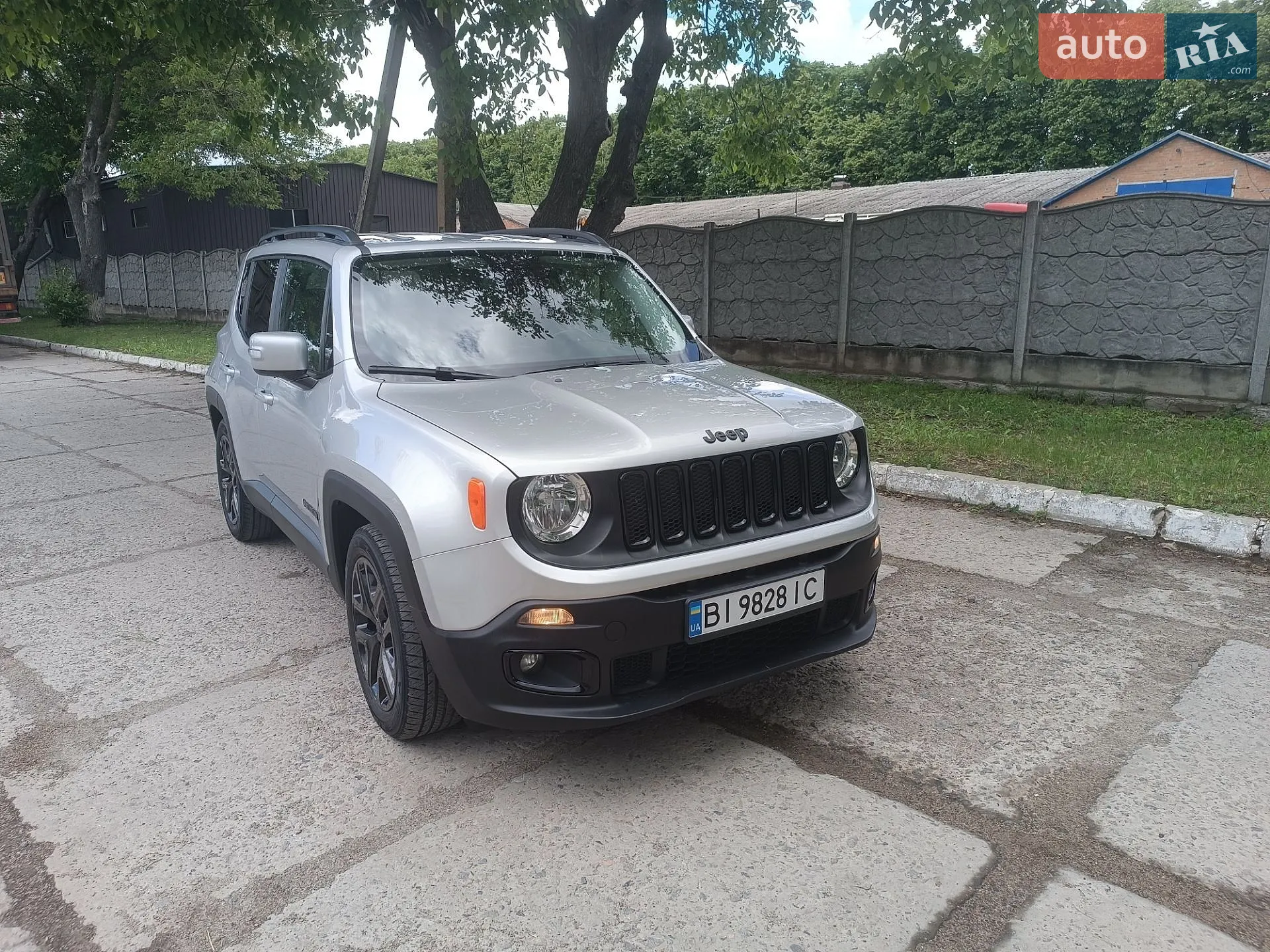 2017 Jeep Renegade - мініатюра 2